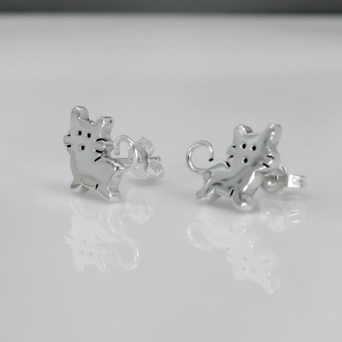 Cluaise Graí Airgid Cat Memento