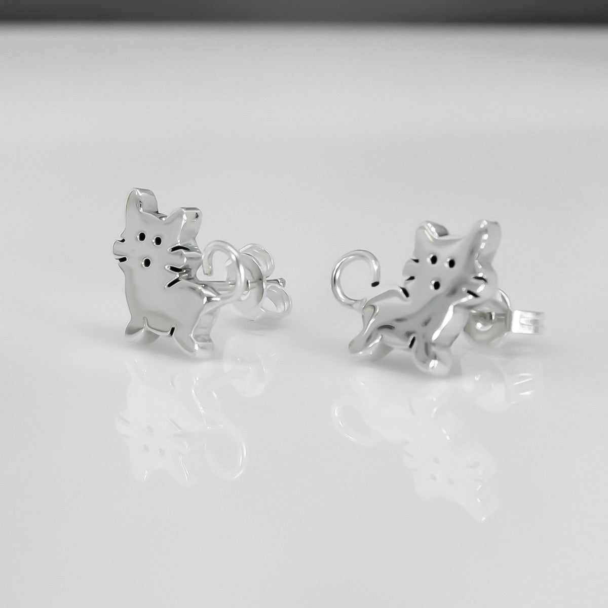 Cluaise Graí Airgid Cat Memento