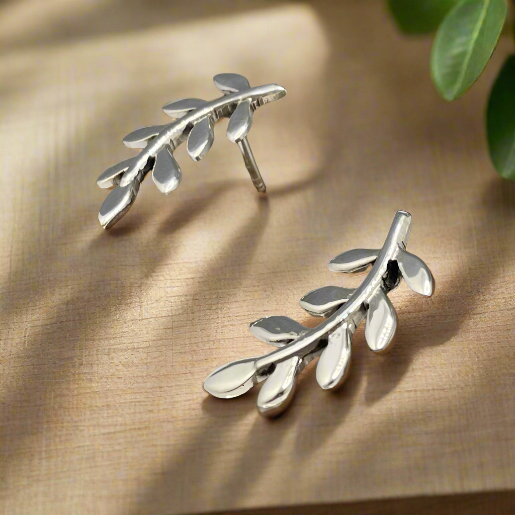 Moíneir Olive Branch Silver Earrings