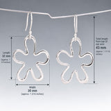 Móinéir Daisy Flower Silhouette Silver Dangle Earrings