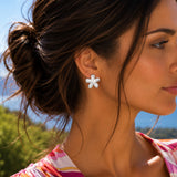 Móinéir Daisy Flower Silver Stud Earrings