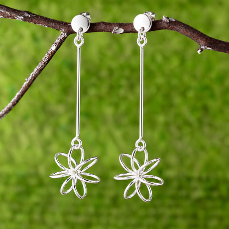 Móinéir Floating Flower Silver Stud Earrings