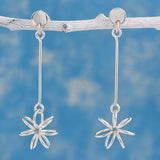 Móinéir Floating Flower Silver Stud Earrings
