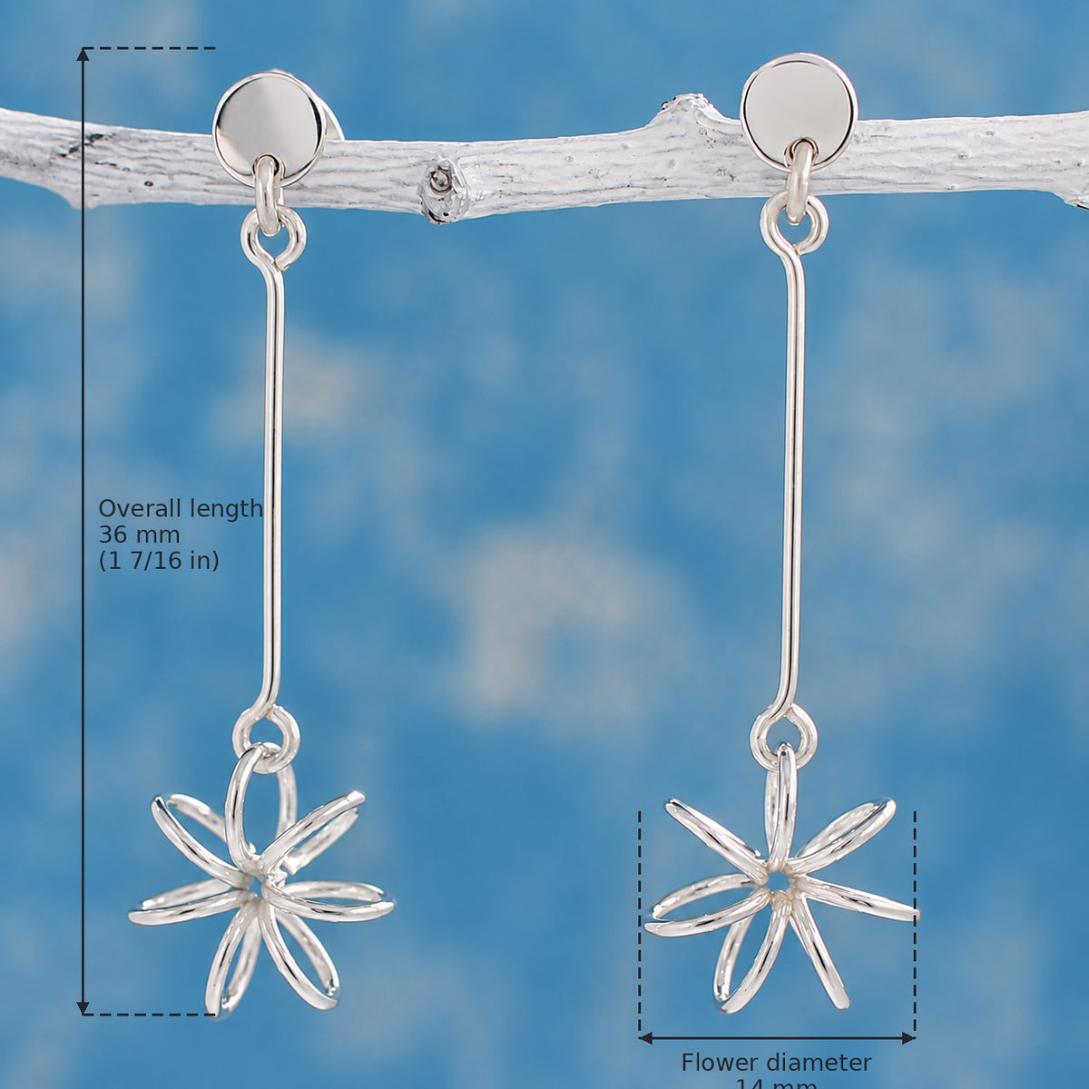 Móinéir Floating Flower Silver Stud Earrings