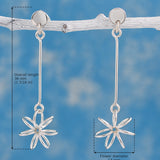 Móinéir Floating Flower Silver Stud Earrings