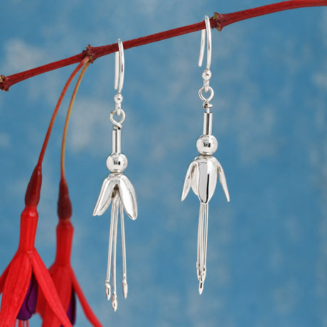 Móinéir Fuchsia Flower Silver Dangle Earrings