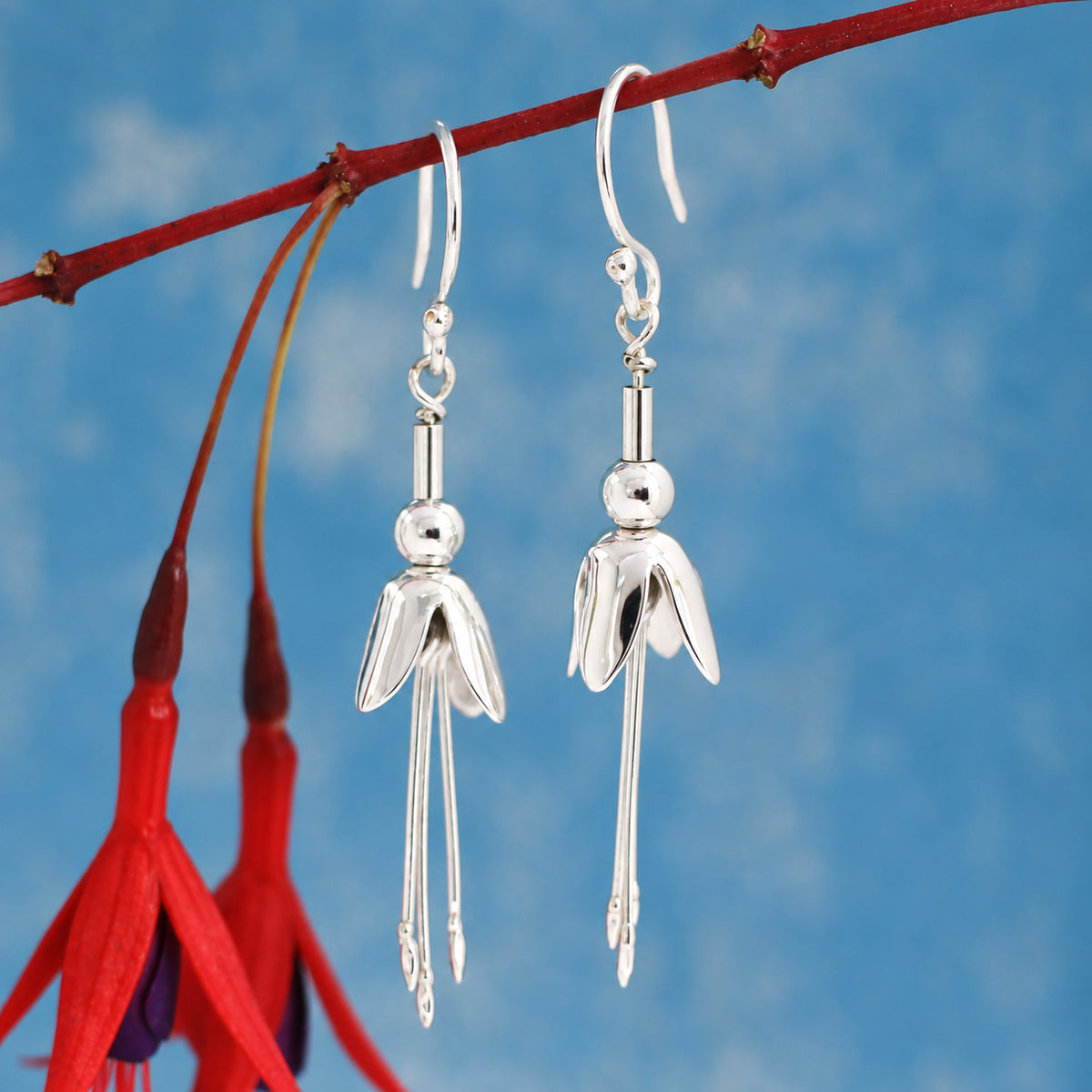 Móinéir Fuchsia Flower Silver Dangle Earrings