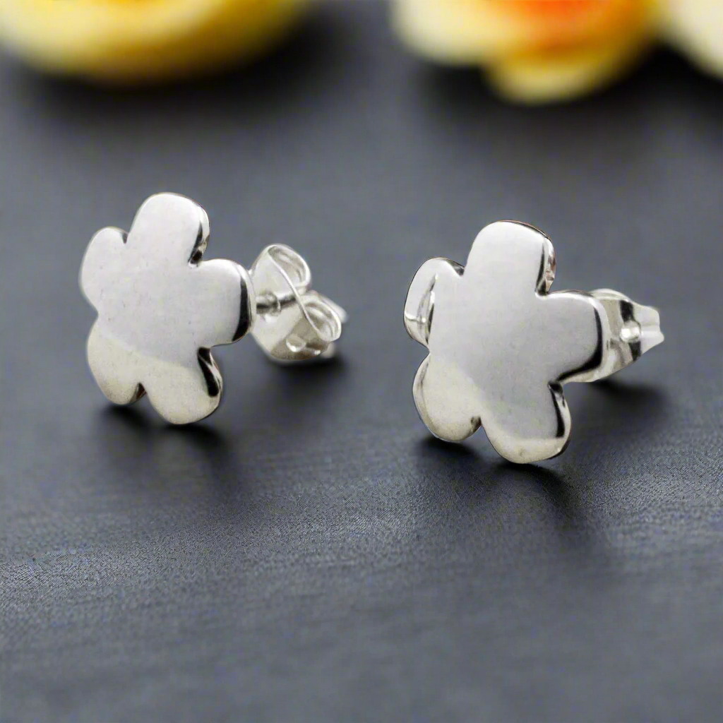 Moíneir - Small Clover Flower Silver Earrings - Stud