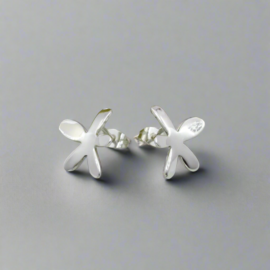 Moíneir - Small Happy Daisy Flower Silver Earrings - Stud