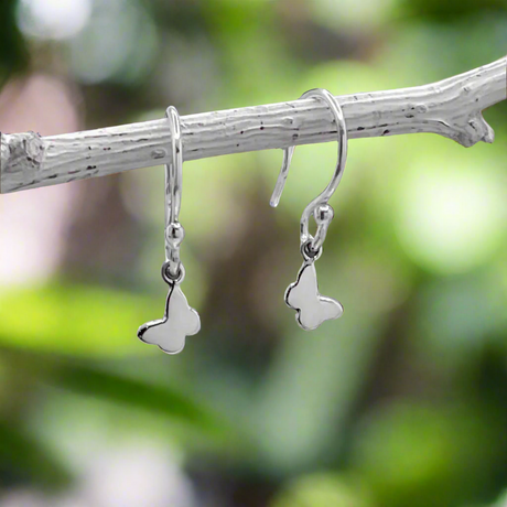 Moíneir - Tiny Butterfly Silver Earrings - Dangle