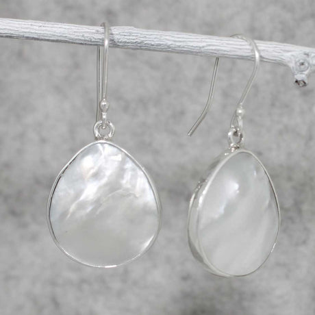 Péarla Mother of Pearl Drop Silver Earrings – Dangle