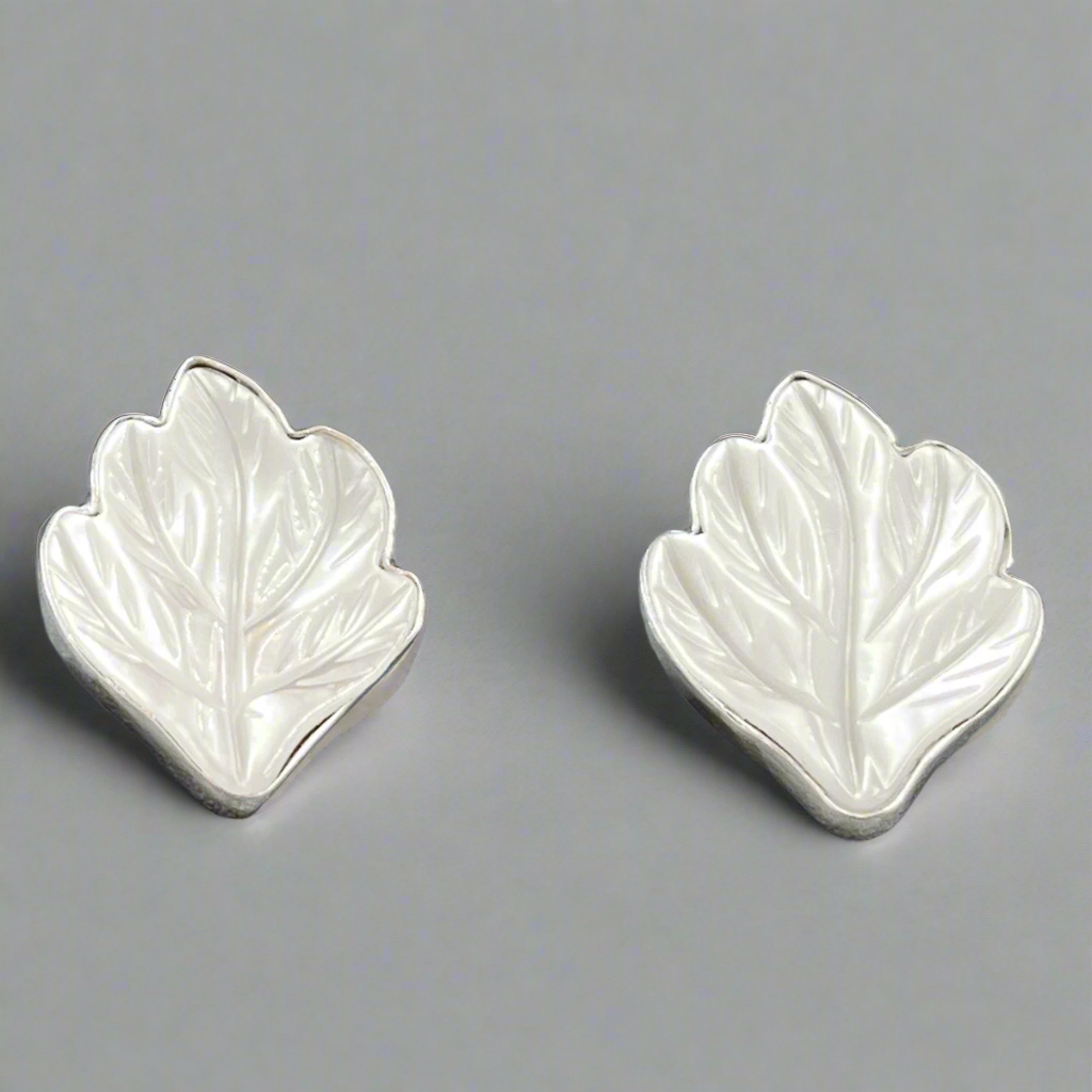 Péarla - Carved Mother of Pearl Leaf Silver Earrings - Stud