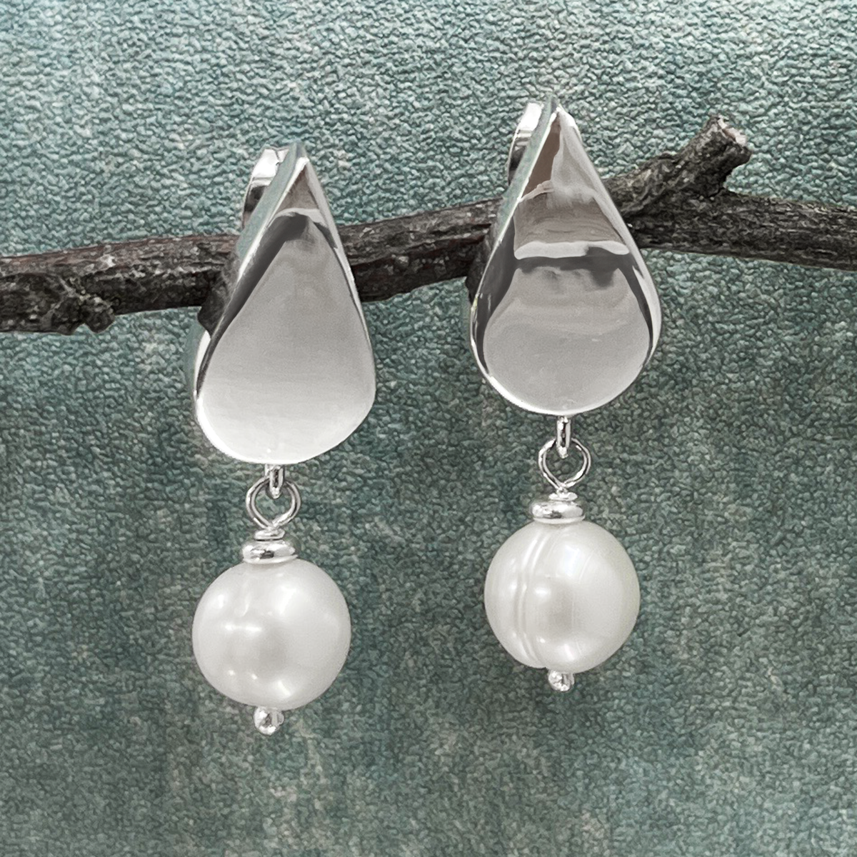Pearla - Drop with White Pearl Silver Earrings - Stud
