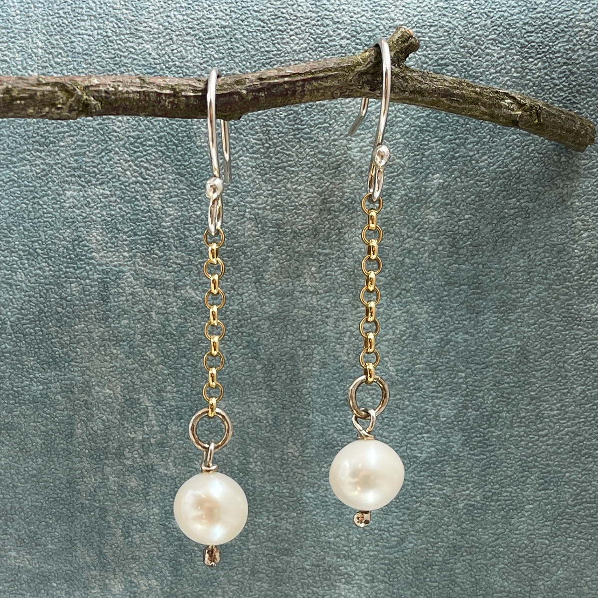 Pearla - Gold Filled Chain with Fresh Water Pearl Silver Earrings - Dangle