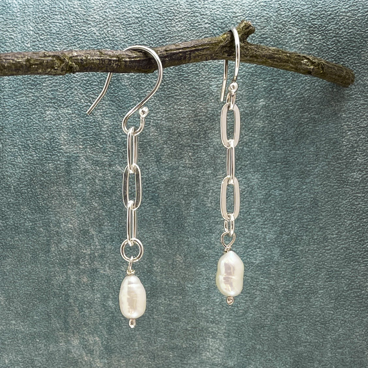 Pearla - Oval Link Chain with White Fresh Water Pearl Silver Earrings - Dangle