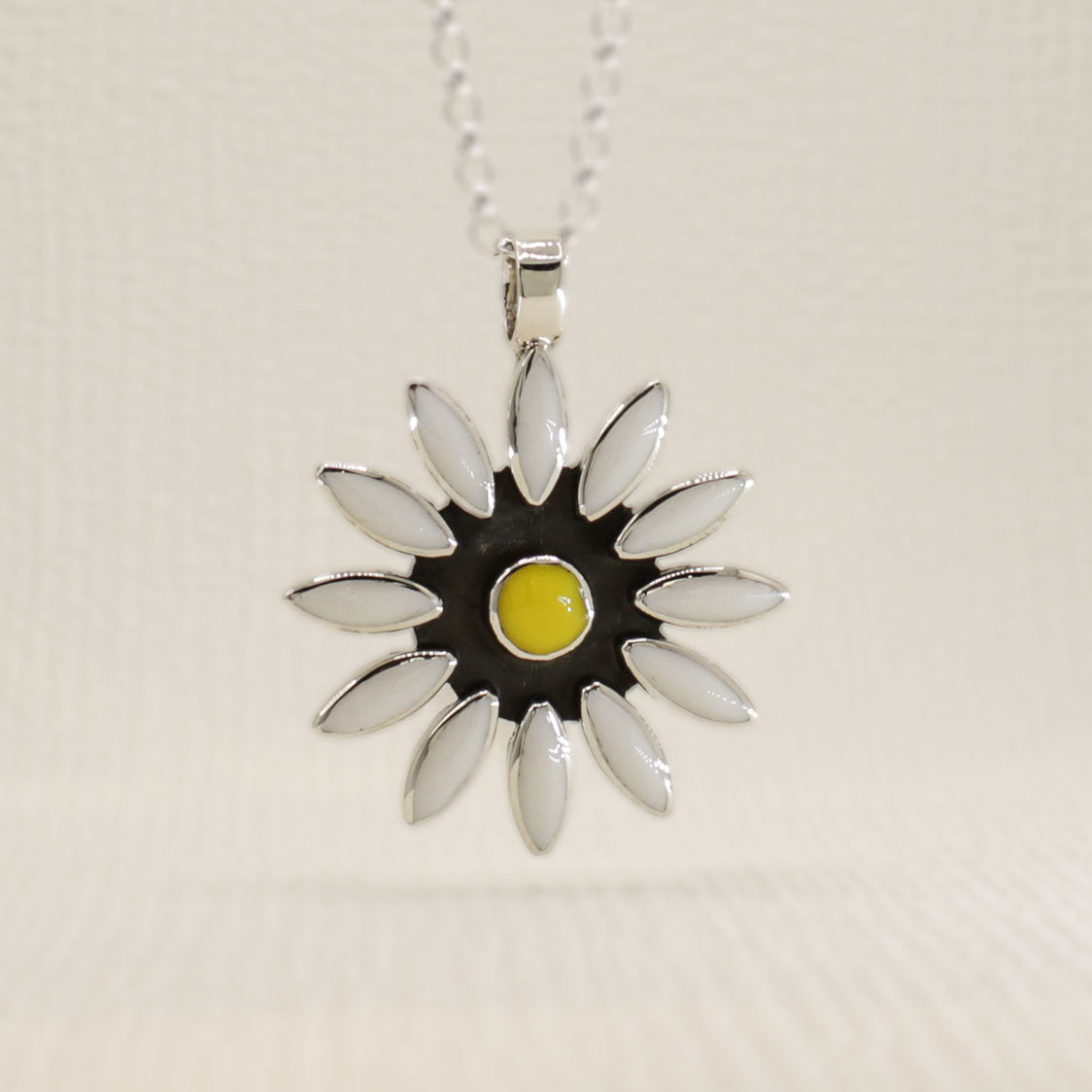 Sleveen Daisy Flower With White Resin Silver Pendant