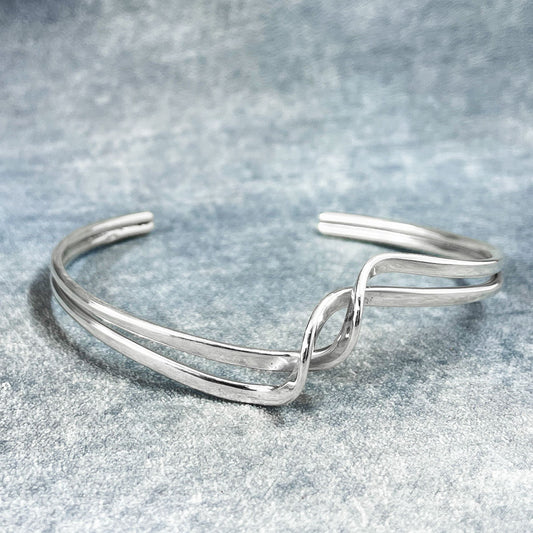 Uisce - Soft Double Wave With Crest Cuff Silver Bracelet