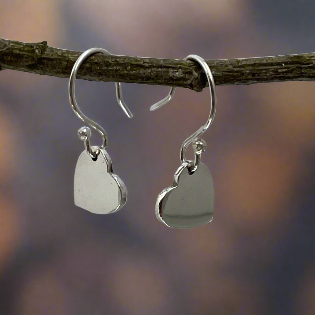 Croí - Modern Croí Heart Silver Earrings - Dangle